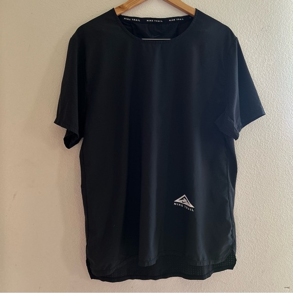 Nike | Dri-Fit Trail Runnin 365 Men’s T-Shirt in Black - Picture 4 of 12